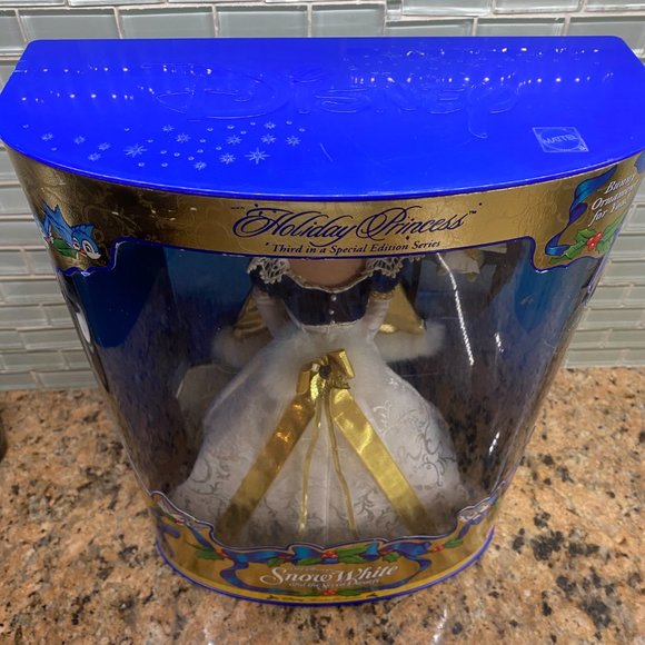 1998 Snow White Holiday Princess Disney Holiday Edition Barbie Unopened Box - Picture 2 of 6